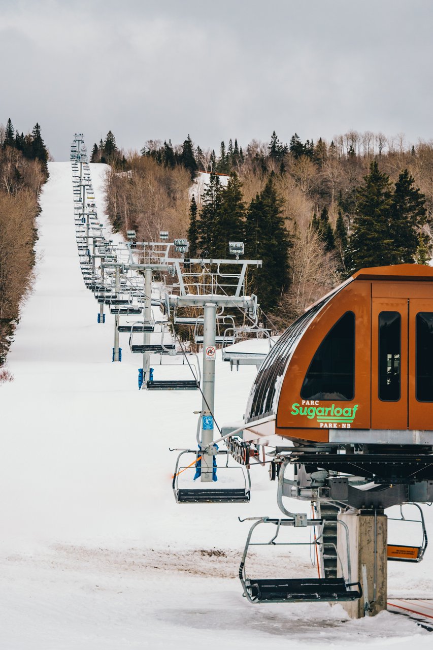 Sugarloaf Provincial Park ski-medium